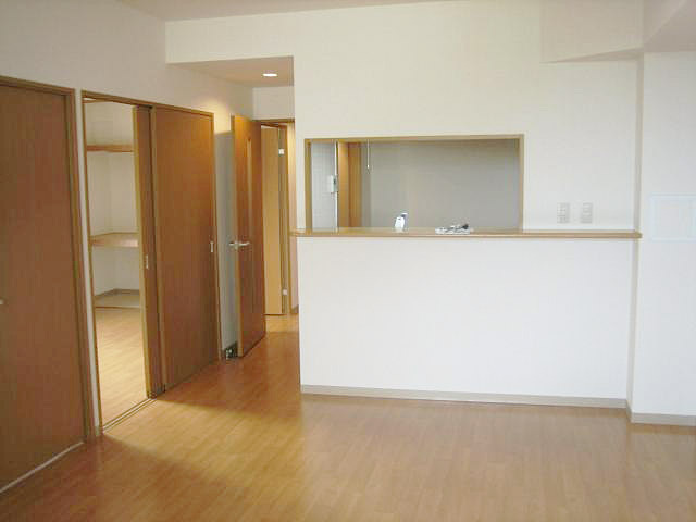 ＳｋｙＣｕｂｅ東本郷0401号室 リビング