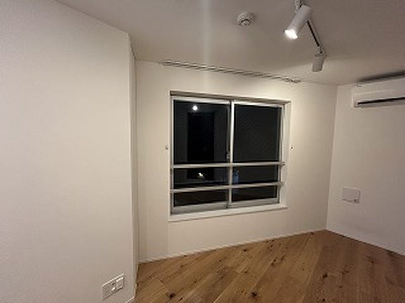 402号室