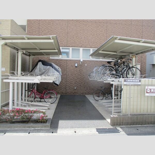 キャトルセゾン都賀 駐輪場