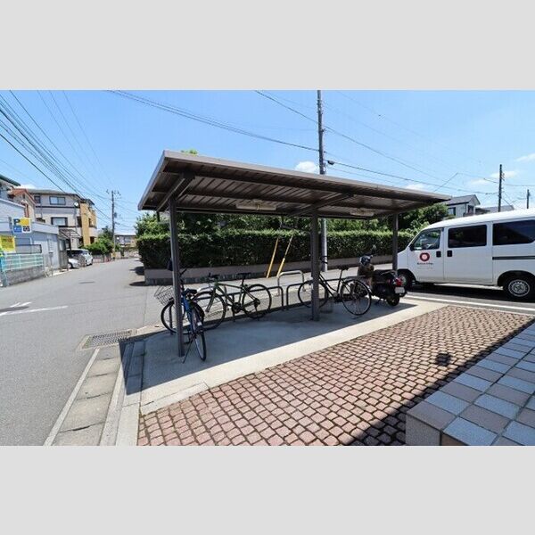 エミネンス上本郷201号室 駐輪場