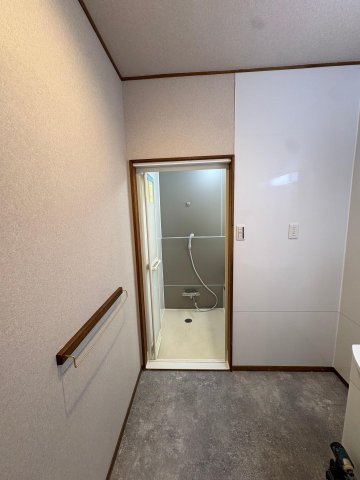 カズリノ西堀 LEFT 浴室内リフォーム済、追い炊き機能付き