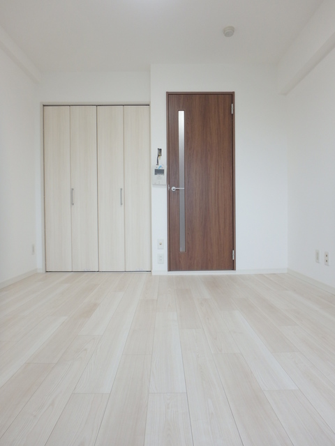 セルベコート大山8階 開放的な寝室です