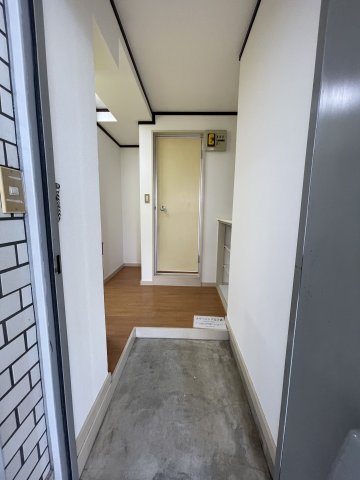 ジュネス大倉山 玄関