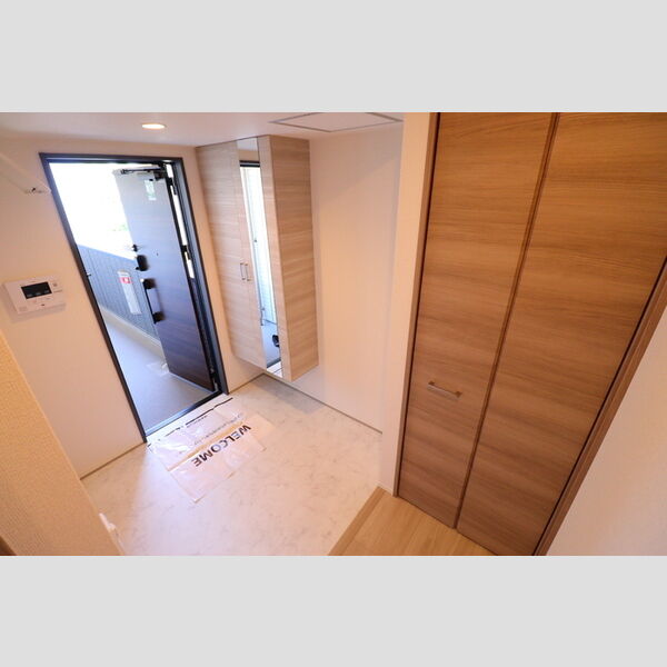 ローレルハイム305号室 玄関