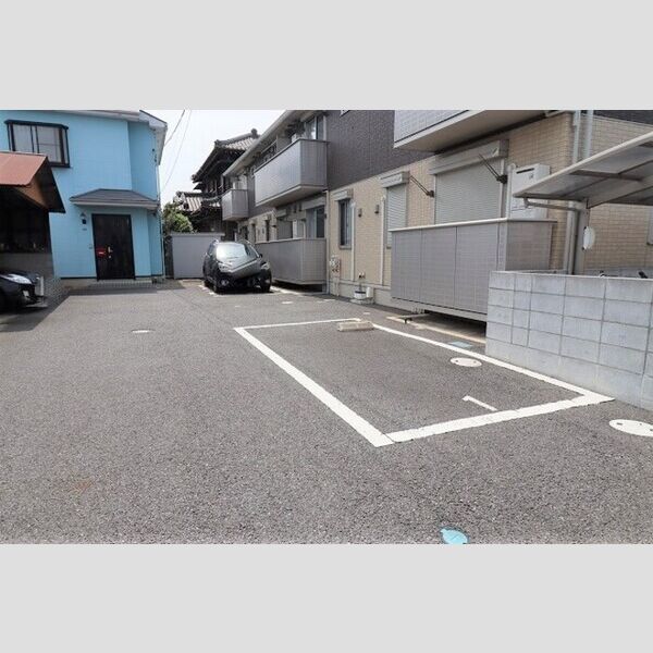 COMFOR105号室 駐車場