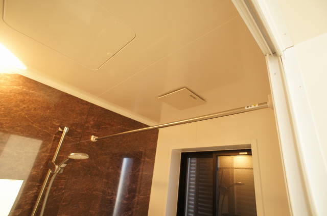 南生実町貸戸建２号棟 リビング