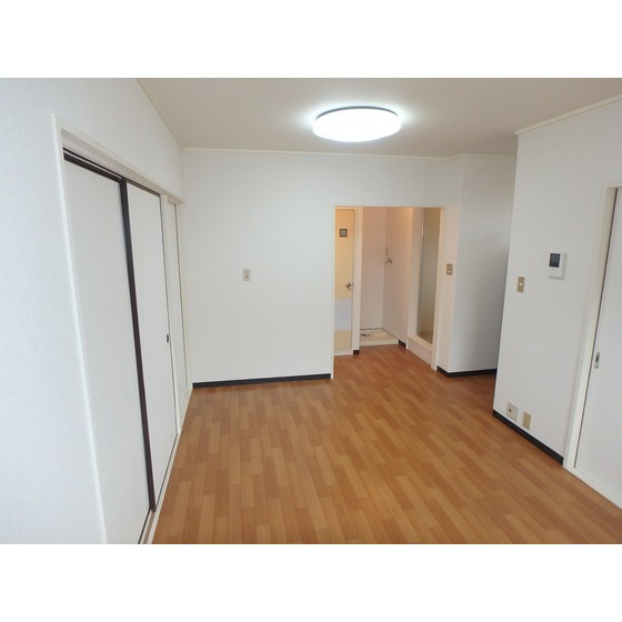 ノルド薬園台103号室 リビング