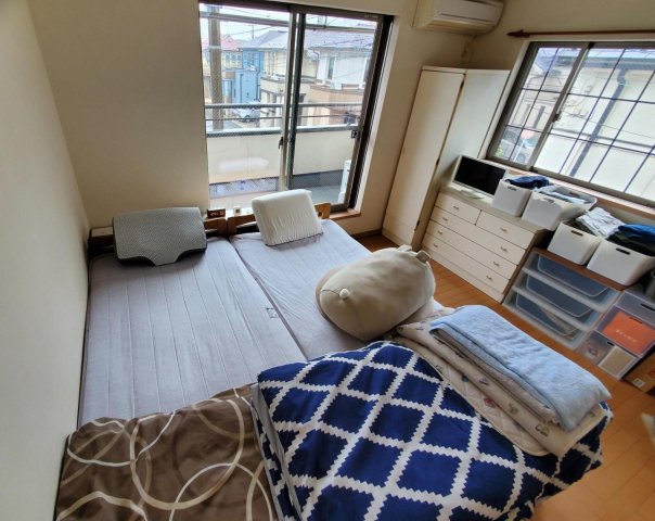 羽村市神明台戸建 居室も窓が大きな二面採光です。