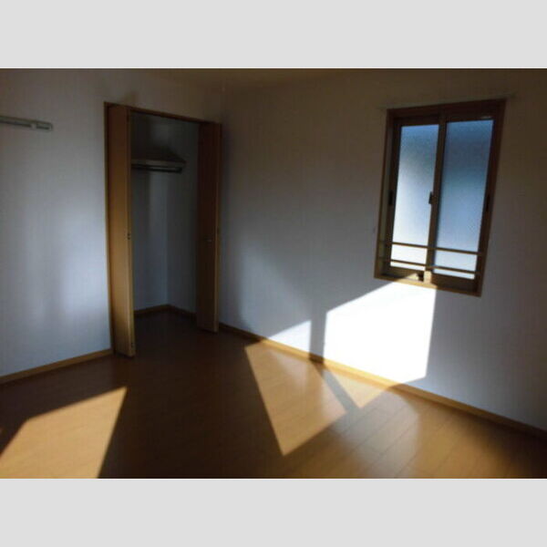 ソレアードK 洋室