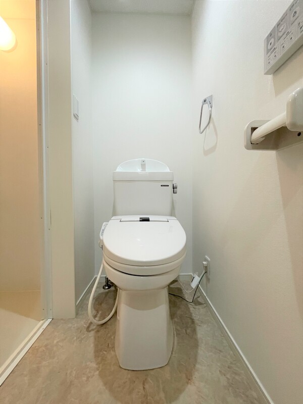 シャンティヒル白楽1階 トイレ