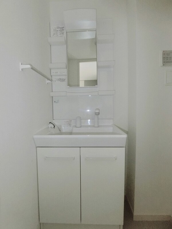 リブリ・東寺尾東台 洗面