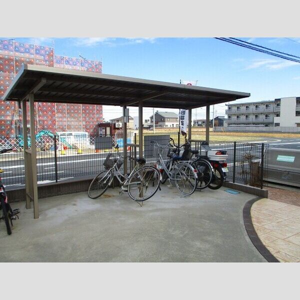 コンフォレスト 駐輪場