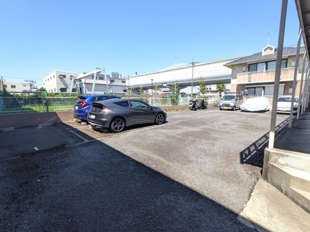 カーサグランディール 駐車場