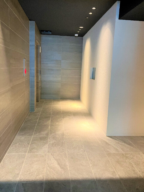 シーズンフラッツ蔵前14階 エレベーター前アプローチ