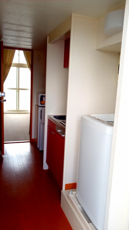 レオパレスサンブロード 玄関