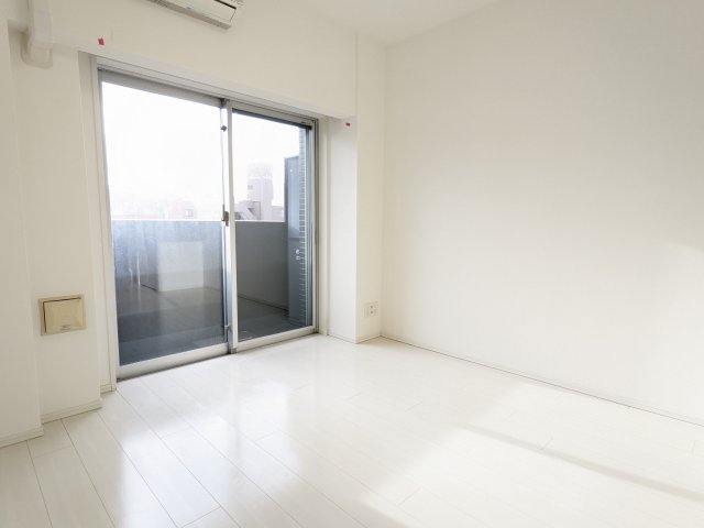 プレミアムキューブ横浜801号室 リビング