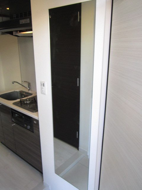 ガーラ・ステーション横濱阪東橋5階 女性には嬉しい姿見鏡付き♪