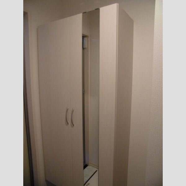 プラムスクエア302号室 302　玄関収納