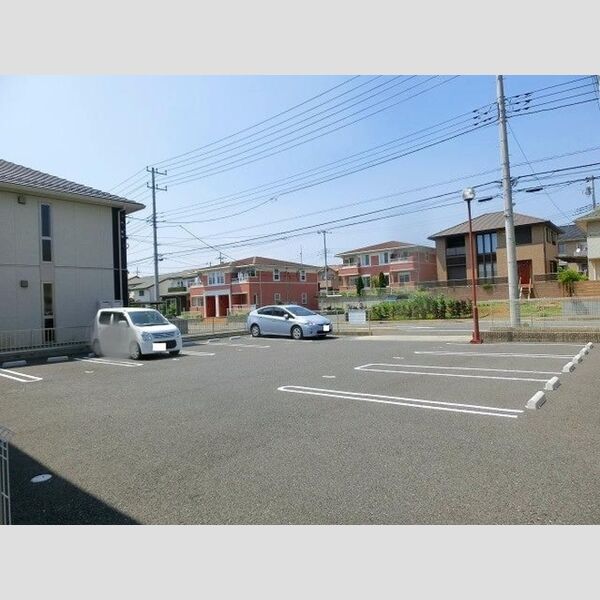 ラプランタン　B 駐車場