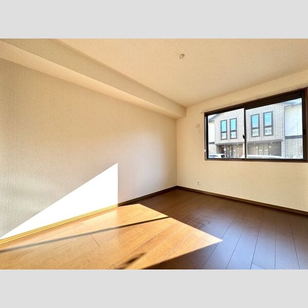 サンボナール102号室 南側洋室