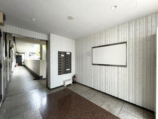 リシェル氷川台1階 エントランス