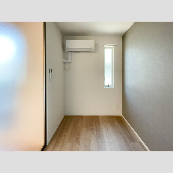 セレスティア白鳥204号室 洋室