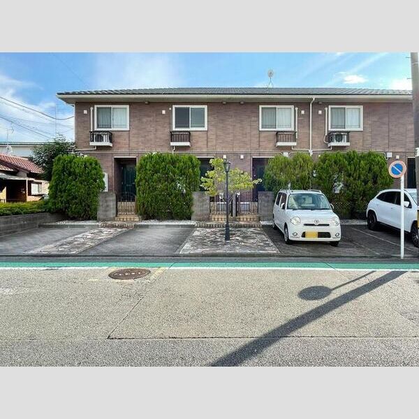 ディアコート大倉山 駐車場