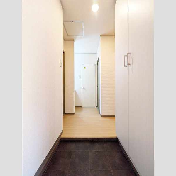 ピュアコート　(3)参番館305号室 玄関