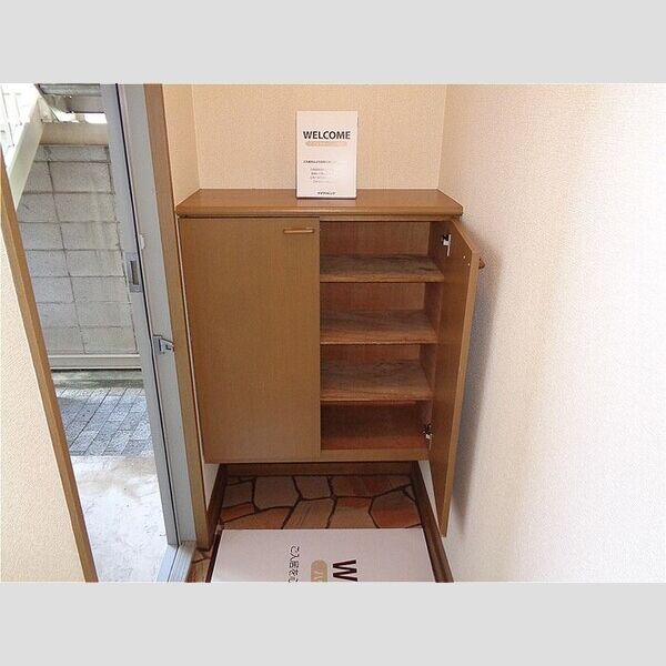 ウェルセッジ請西　Ⅱ102号室 玄関