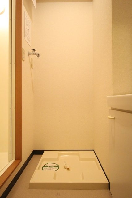 指扇駅前プラザ1階 室内洗濯機置場