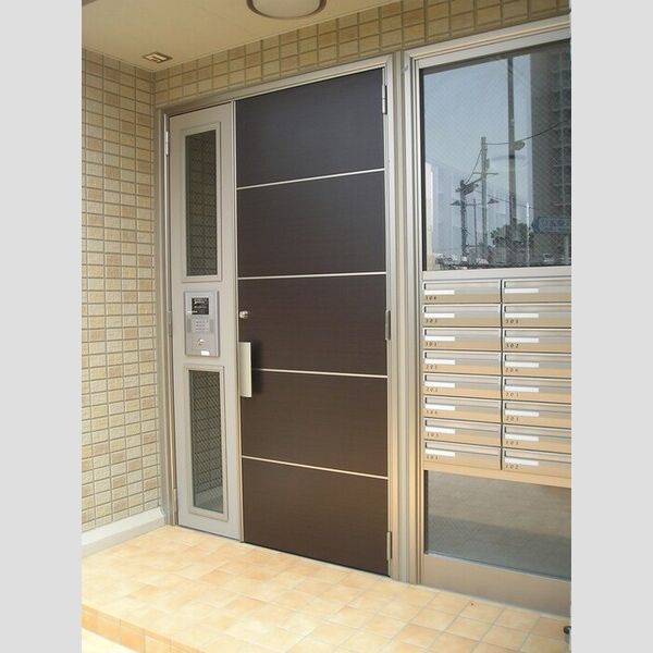 リビエラ102号室 エントランスはオートロック付きです!