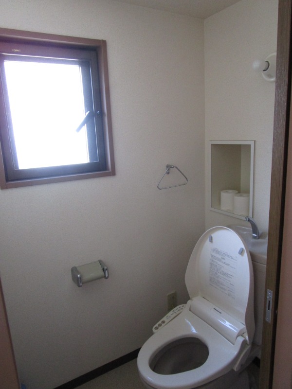 メゾンドコート八丁堀8階 トイレ