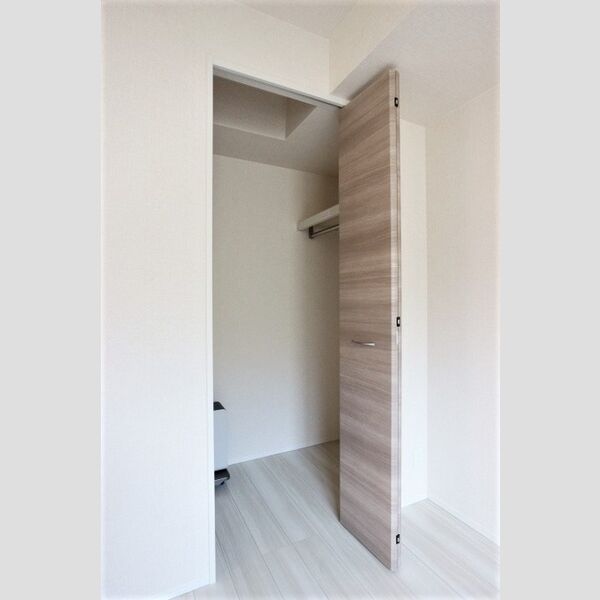 ジュモンターニュ102号室 クローゼット