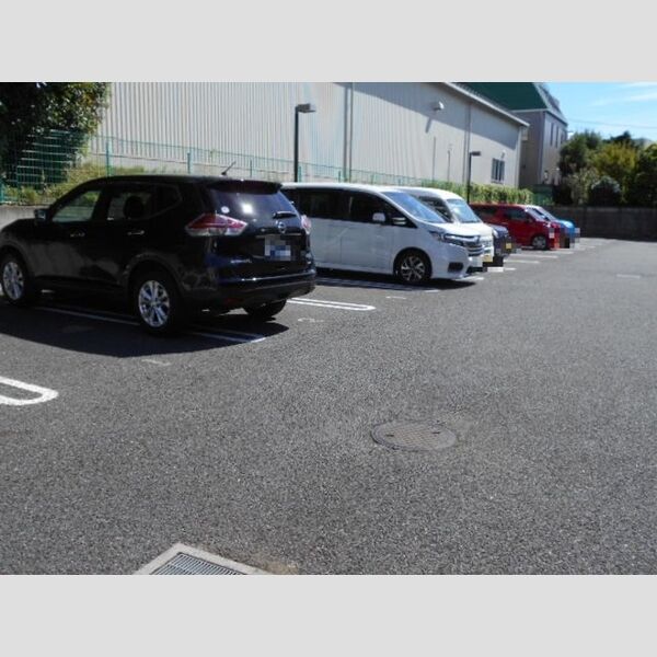 リビングタウン南花島　B 駐車場