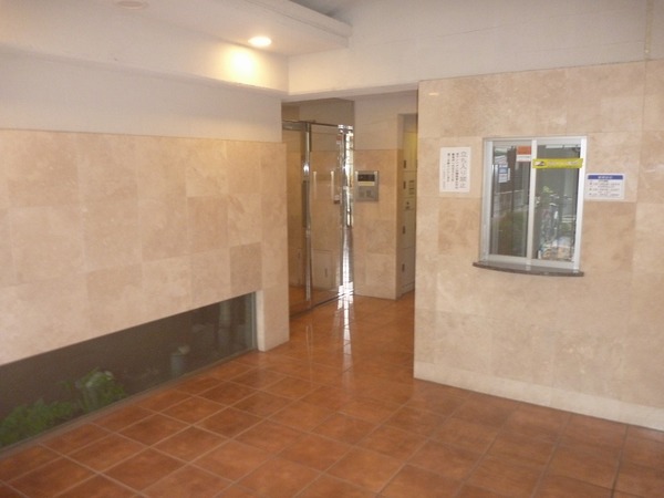 プレール新宿落合301号室 エントランス