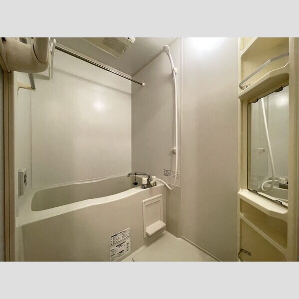 サニーフラット三ツ沢111号室 浴室乾燥機つき