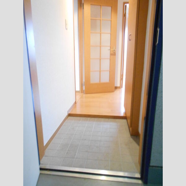 サンウィングW 玄関