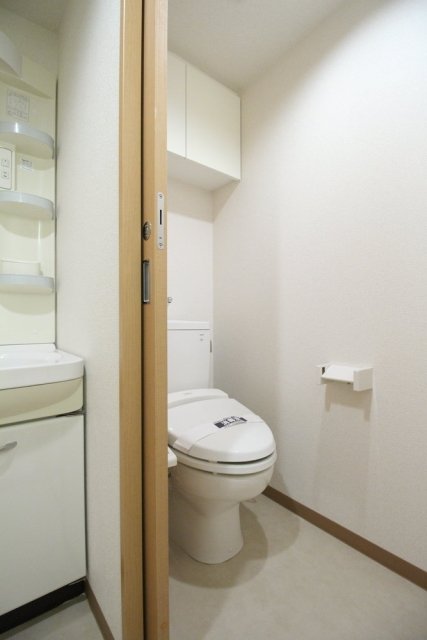 クローバーコート黒門町6階 トイレ