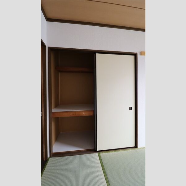 タウンコート(鶴ヶ島)203号室 ★物入れ★