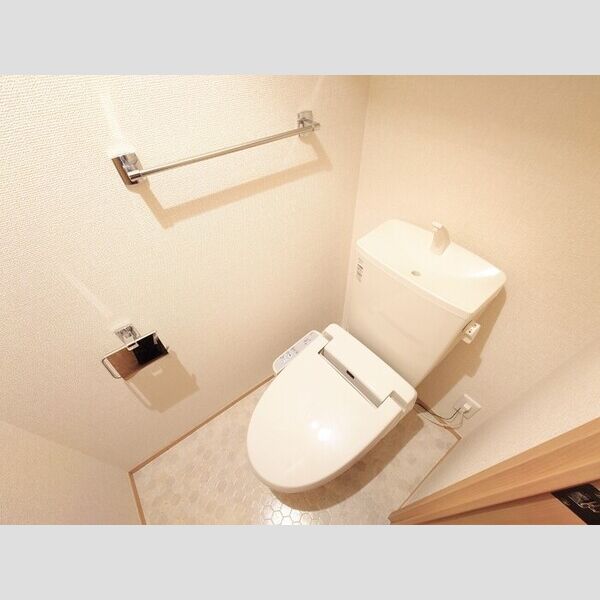 フロンティア　B棟 温水洗浄暖房便座