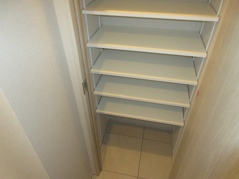 クリオラベルヴィ横濱サウス10階 収納