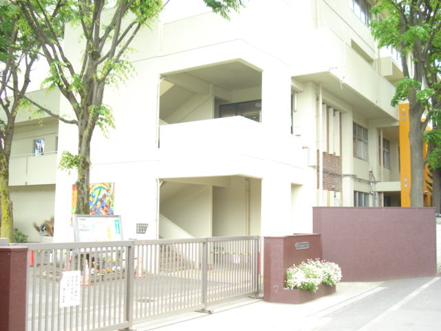 ガーデンヒルズ若松 若松小学校まで400ｍ