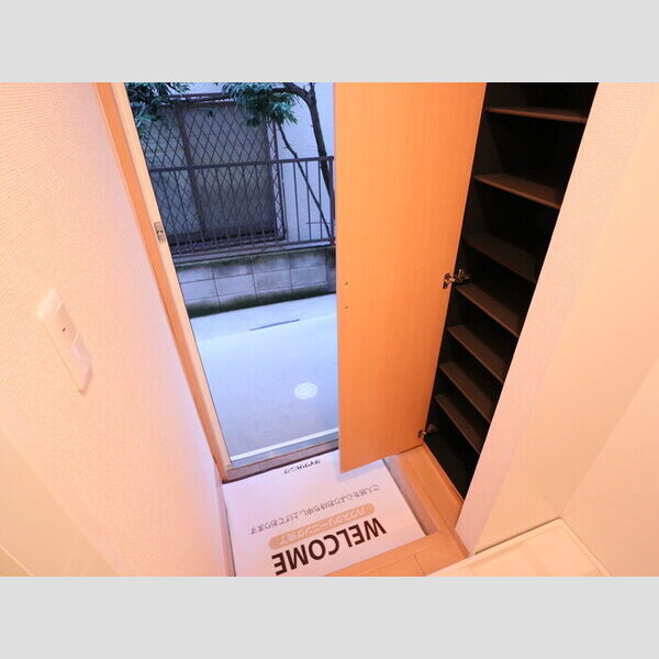 クレスト西戸部 玄関