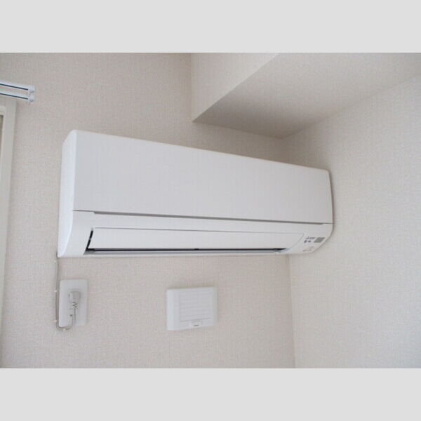 プチクールⅢ・Ⅴ　Ⅲ102号室 エアコン