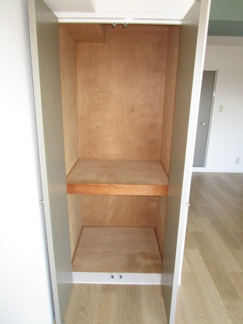 ガーデンヒルズ和光６2階 収納