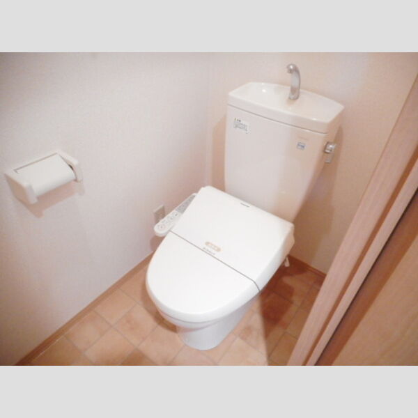 セジュール梨香 温水洗浄暖房便座仕様です