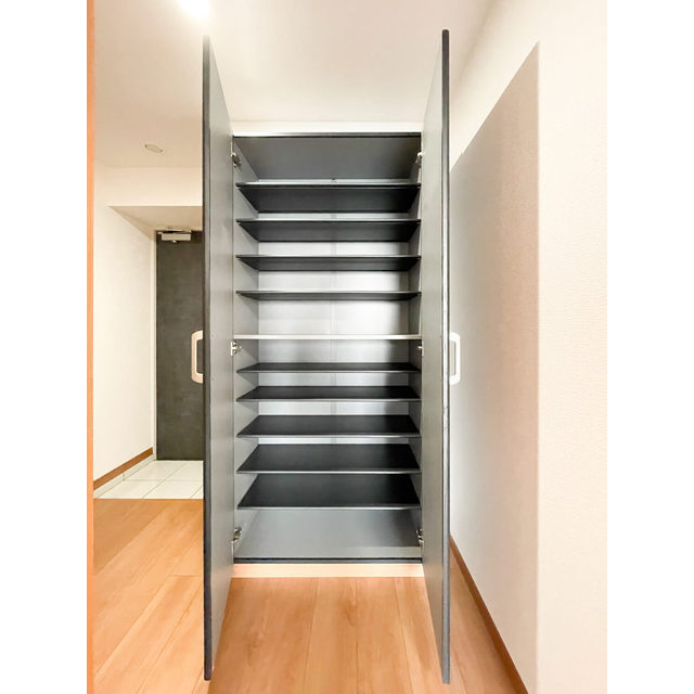 アーバハイツ六町環七北通り0605号室 靴箱