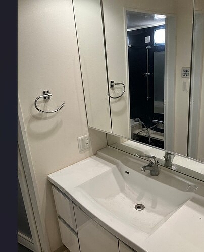 ルネサンス南柏駅前 内装工事前の写真です。