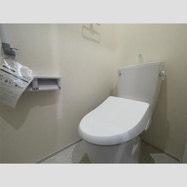リーブルファイン足立南花畑2階 トイレ