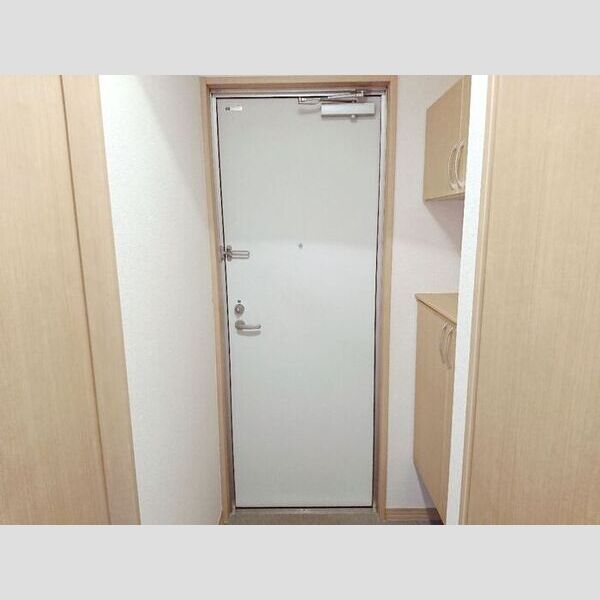 レイクガーデン305号室 玄関